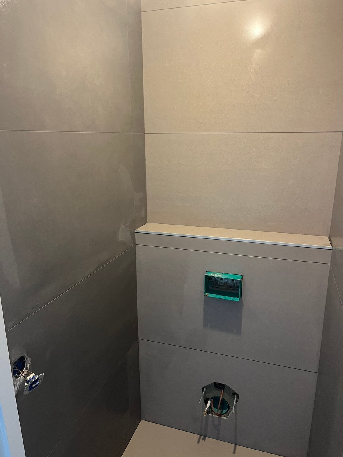 Tegelzetter toilet >380€+lijm ook bij SPOED, Ophalen of Verzenden, Zo goed als nieuw