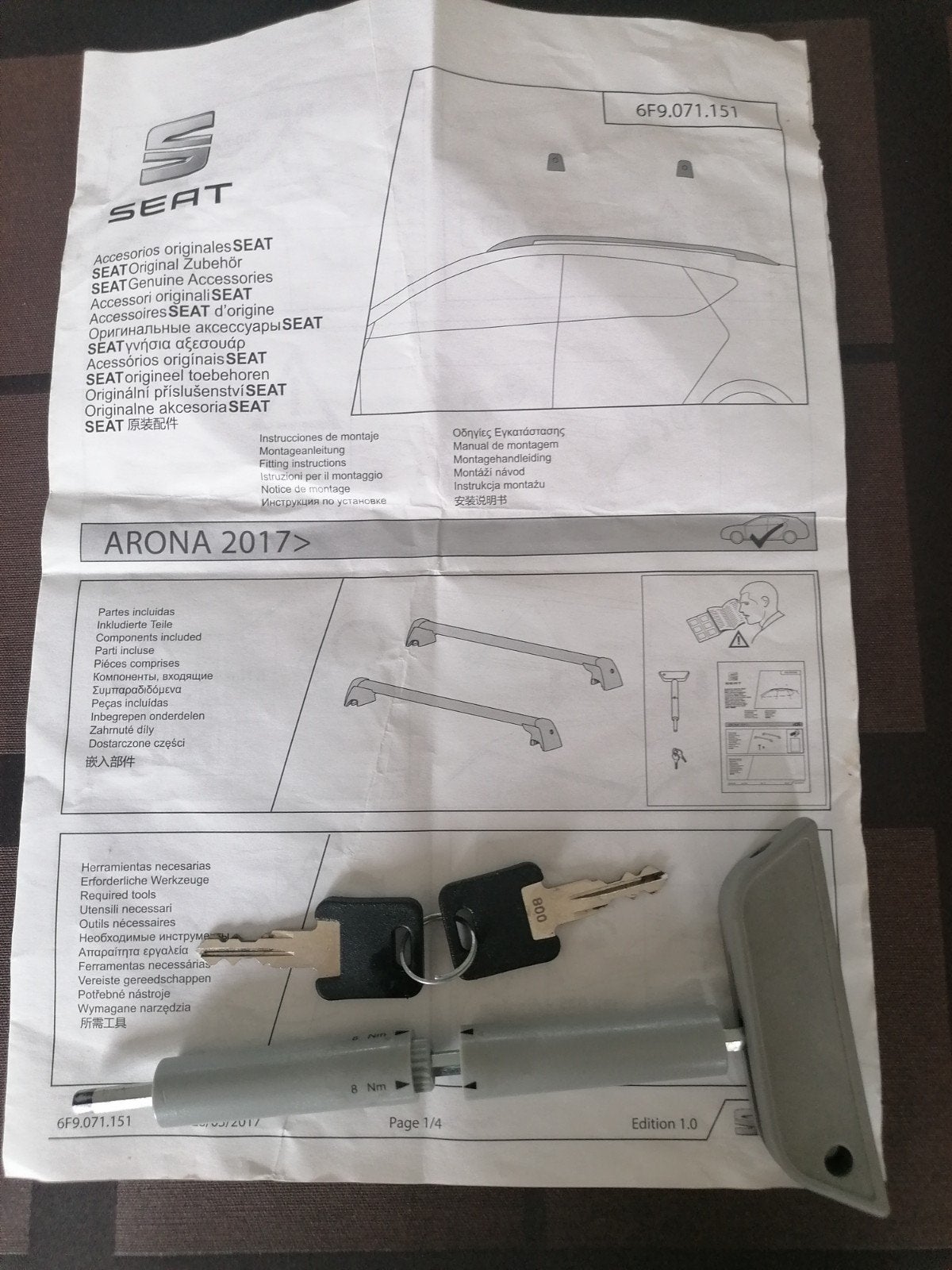 Dakdragers Seat Arona, Ophalen