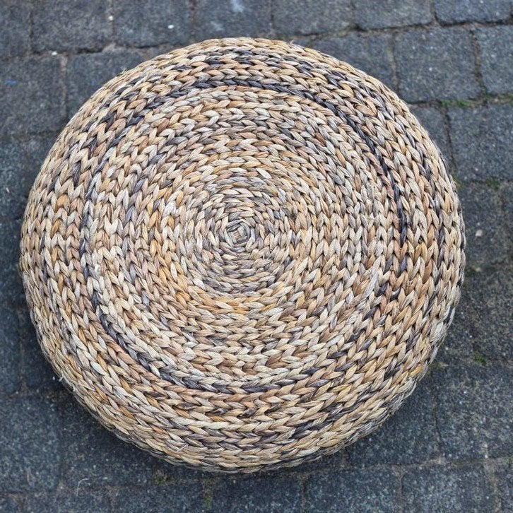 Ronde poef van riet/rotan - Natuurlijke uitstraling, Gebruikt, Ophalen of Verzenden, Bohemian, Landelijk, Natuurlijk, Metaal