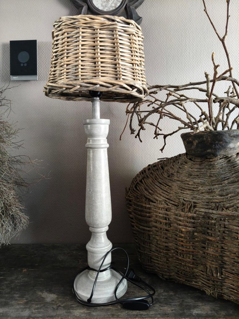 Rotan landelijk grijs lamp, Ophalen of Verzenden, Zo goed als nieuw, 50 tot 75 cm