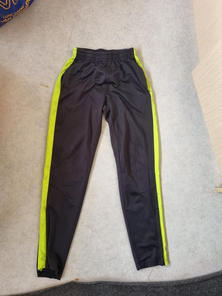 Mooie zwarte sportbroek trainingsbroek 164, Ophalen of Verzenden, Zo goed als nieuw, Jongen, Broek