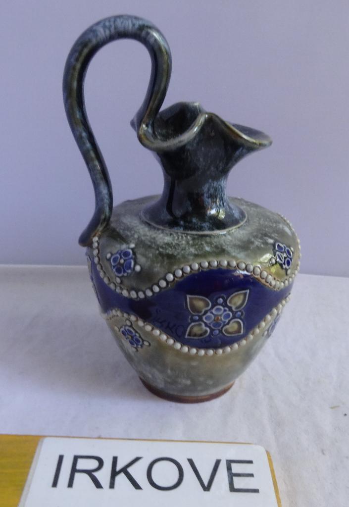 ROYAL DOULTON * Erg Fraai Kannetje *, Verzenden