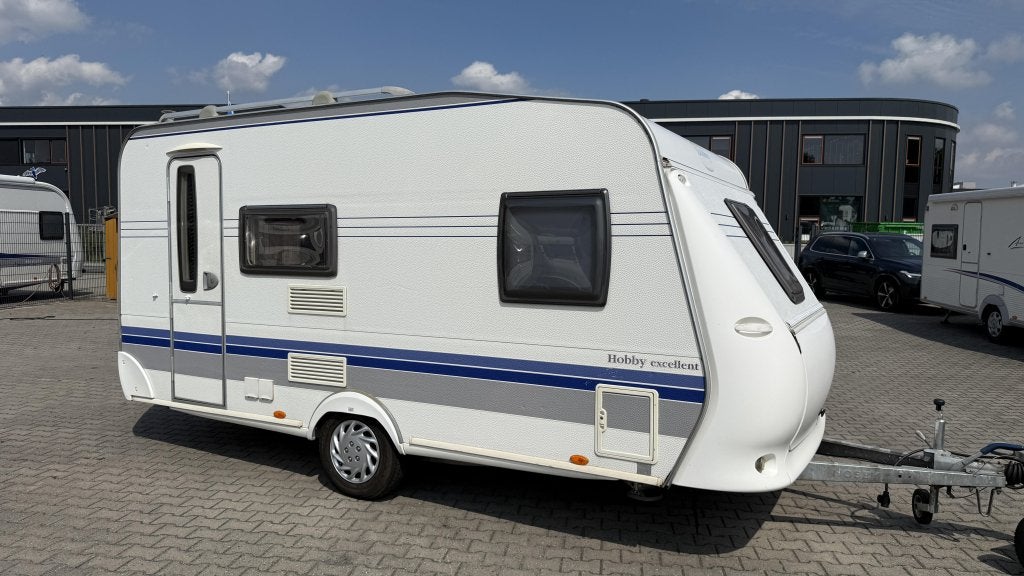 Hobby Excellent 410 SFE bouwjaar 2007 met voortent, Hobby, Bedrijf, Treinzit, Tot en met 3