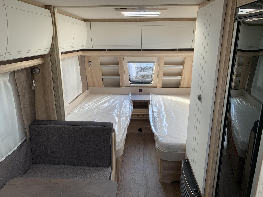 Hobby De Luxe 460 SL Model 2026, Hobby, Schokbreker, Bedrijf, Tot en met 3