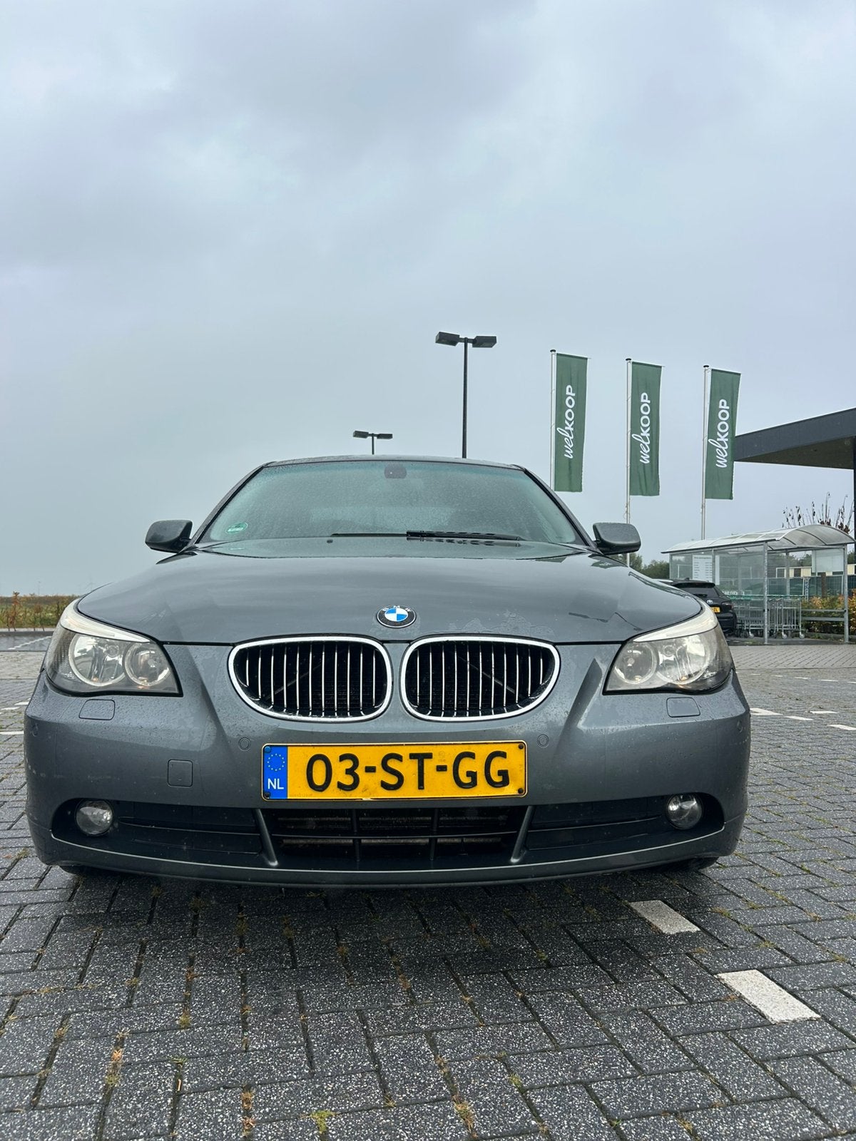BMW 5-Serie Executive 523i grey/grijs, Auto's, Automaat, Achterwielaandrijving, 1800 kg, Zwart