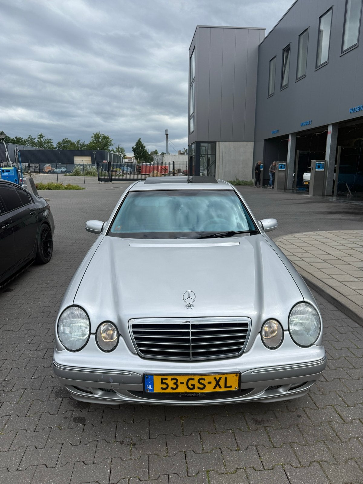 Mercedes-Benz E-Klasse 2.6 E240 Sedan Classic AUT 2001 Grijs, Auto's, Mercedes-Benz, Particulier, E-Klasse, Benzine, Euro 3, E
