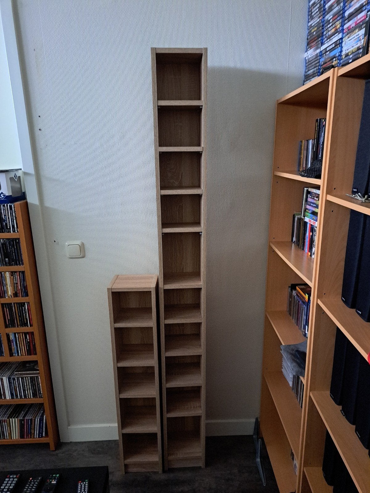 4 cd rekjes, Huis en Inrichting, Woonaccessoires | Cd- en Dvd-rekken, Ophalen, Zo goed als nieuw, Kunststof, Cd's
