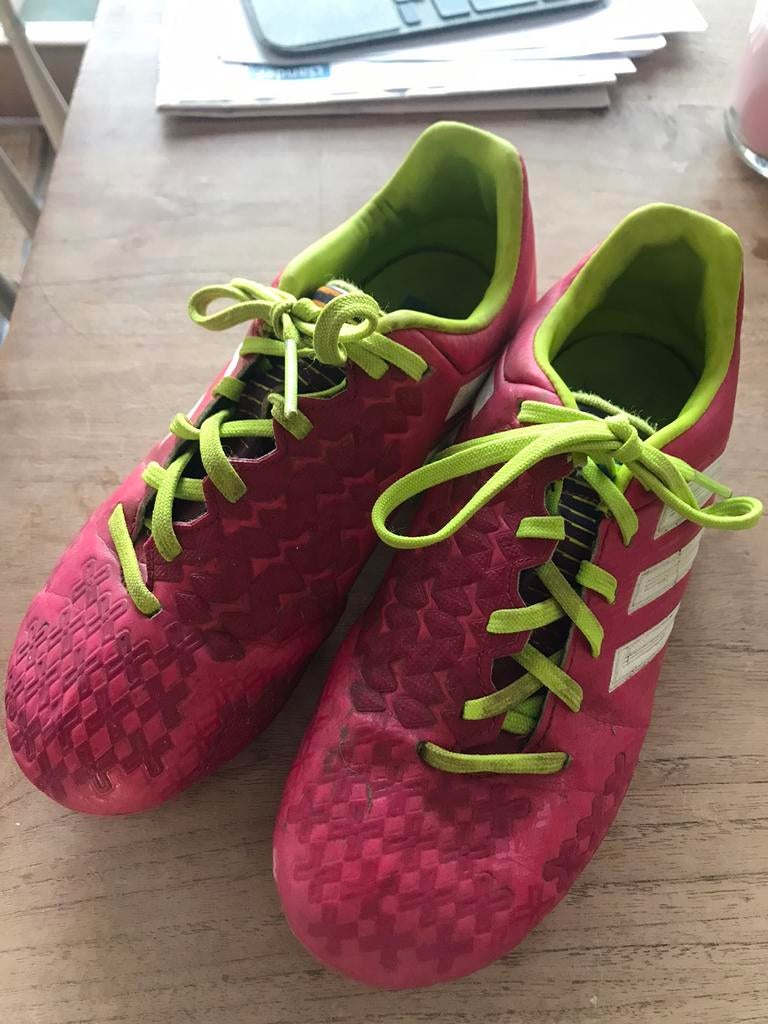 Voetbal schoen meisje, Maat XS of kleiner, Ophalen, Zo goed als nieuw, Schoenen