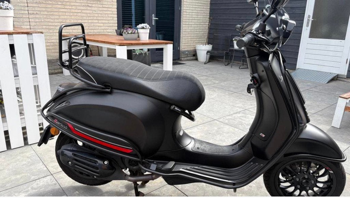 Vespa Sprint I-get Notte Costum, Ophalen, Zo goed als nieuw