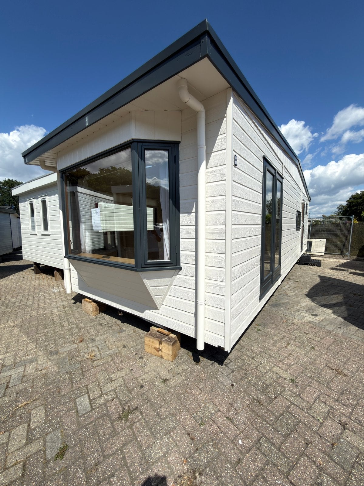 Te koop: Instapklaar chalet – 11,00x3,80 meter 2 slaapkamers, Tot en met 2