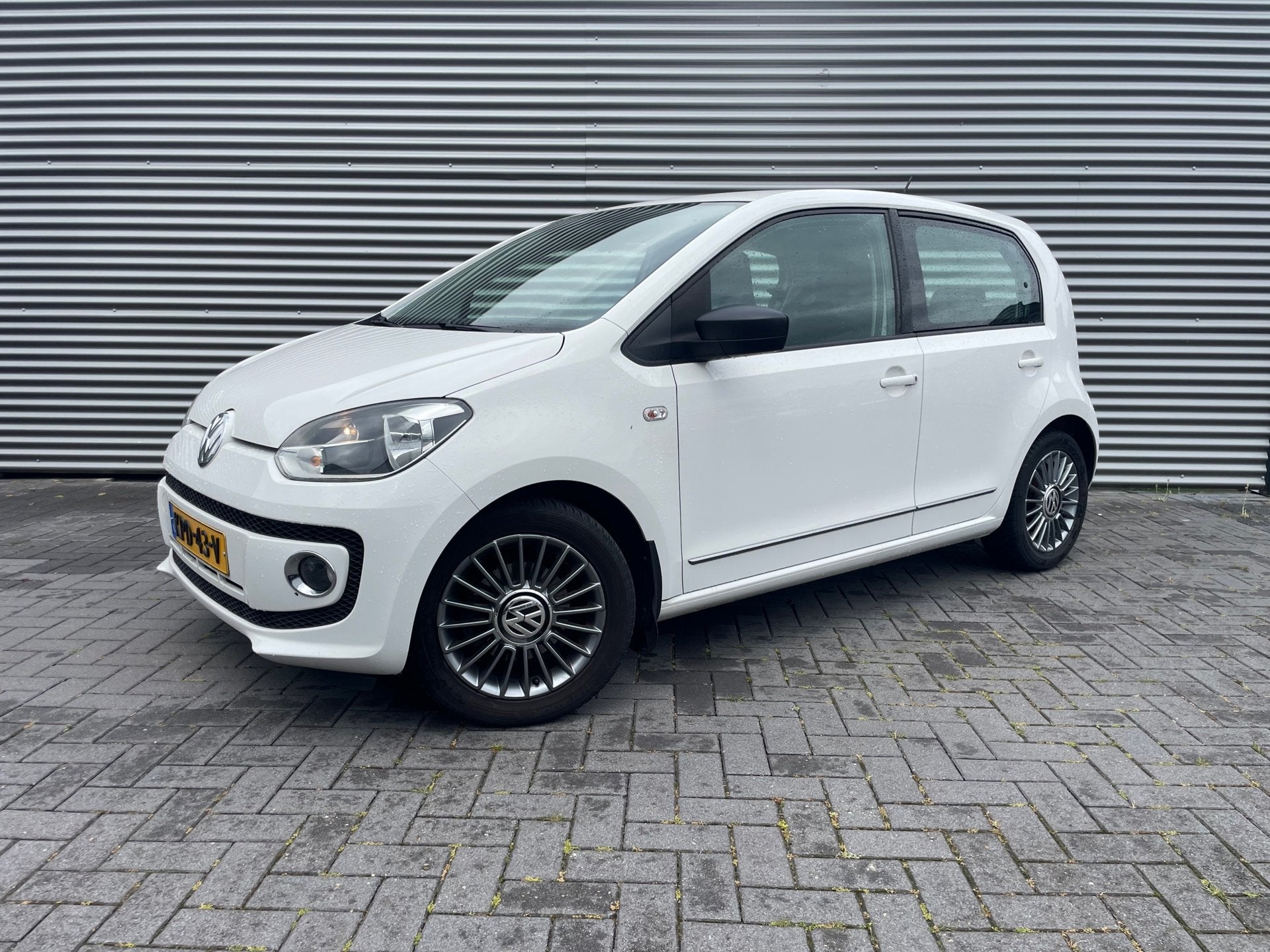 Volkswagen Up! 1.0 White up met airco / lvm / elek pakket, Auto's, Voorwielaandrijving, Stof, Gebruikt, Wit