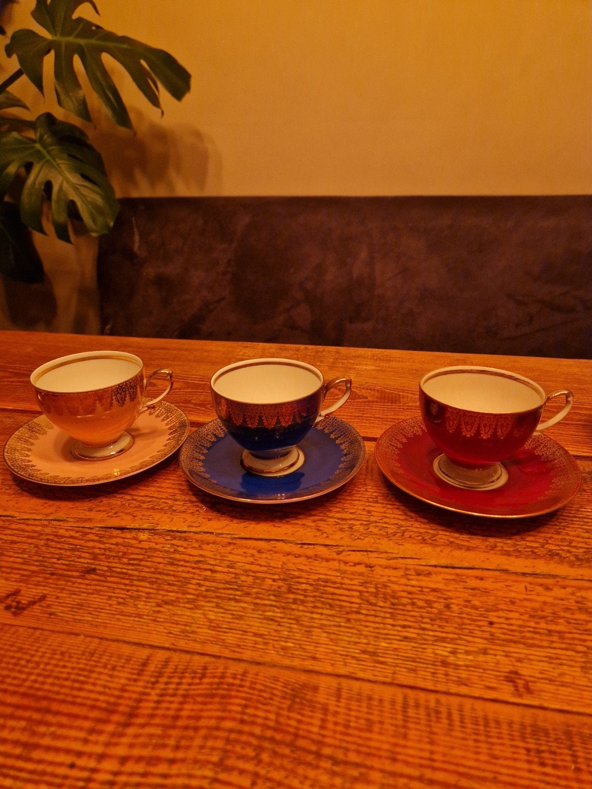 3 Vintage theekop en schoteltjes van eierschaal porcelein, Ophalen of Verzenden