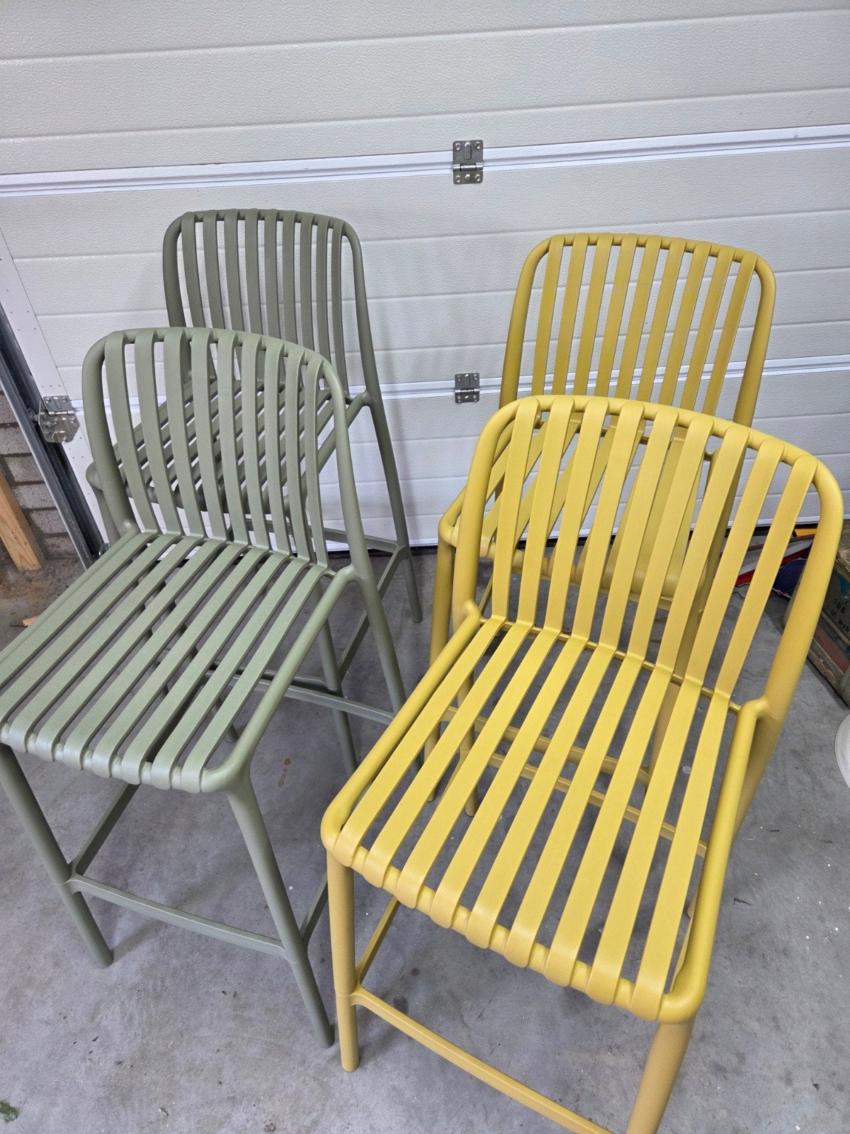 4 Nieuwe Lygeke barstoelen (buiten) - 2x mosgroen, 2x, 4 krukken, Ophalen, Nieuw, 90 cm of meer