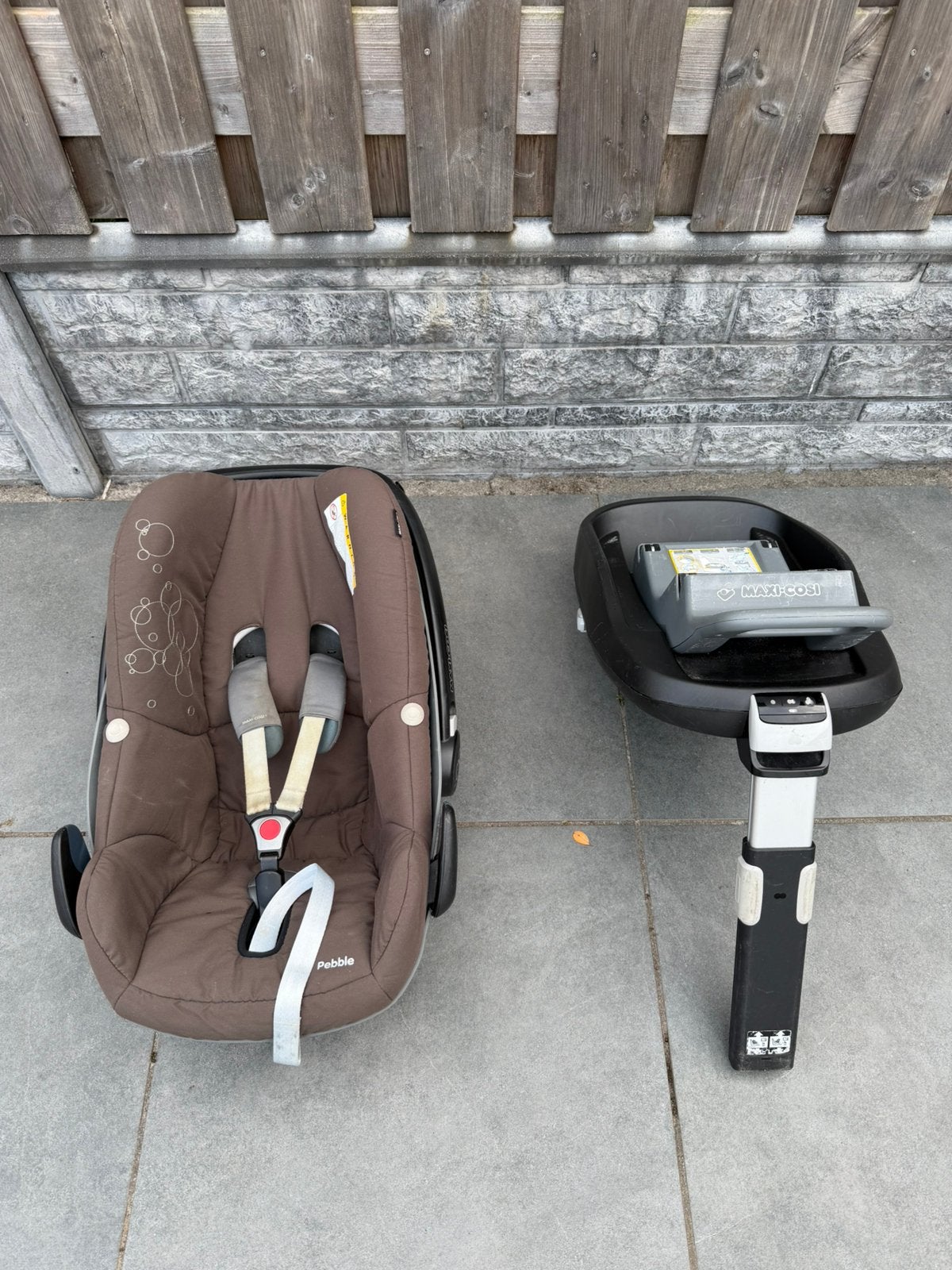 Maxi Cosi Pebble met base FamilyFix, Kinderen en Baby's, Autostoeltjes, Ophalen, Gebruikt, Isofix, 0 t/m 13 kg
