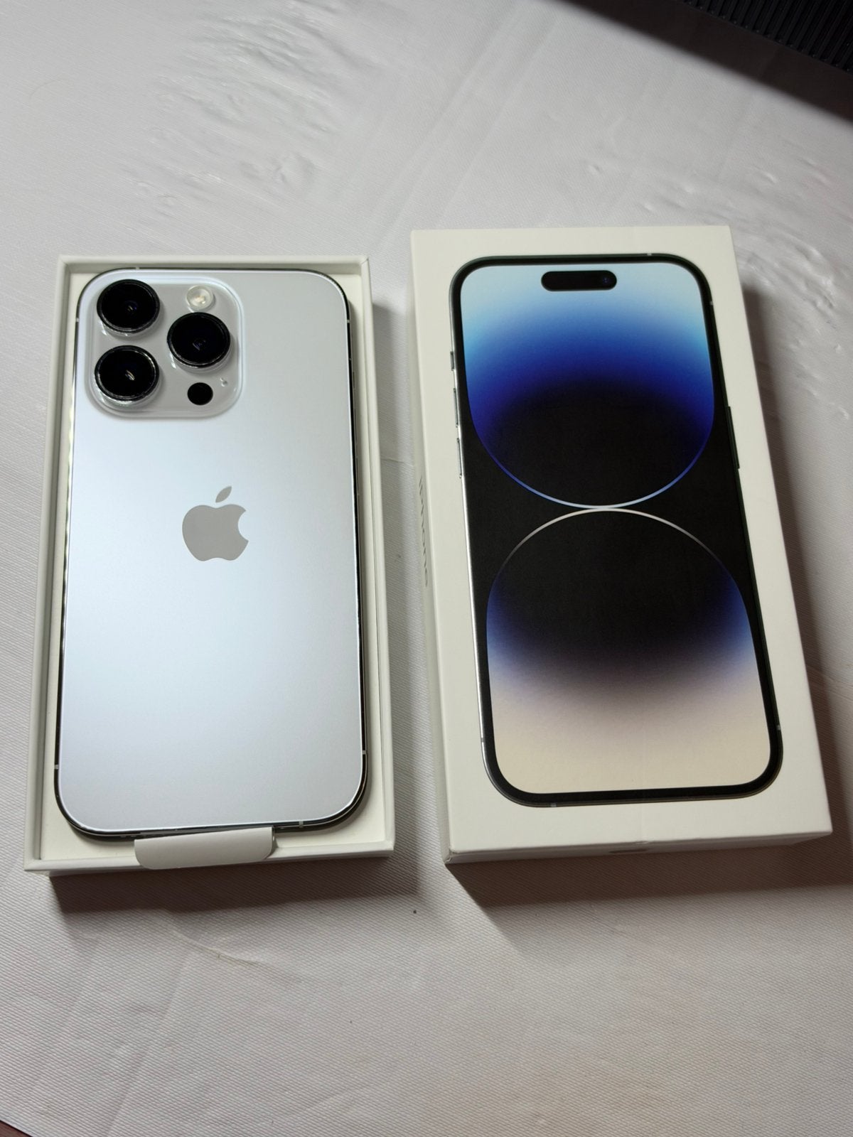 Apple iPhone 14 Pro – 256GB – Silver – Z.g.a.n.