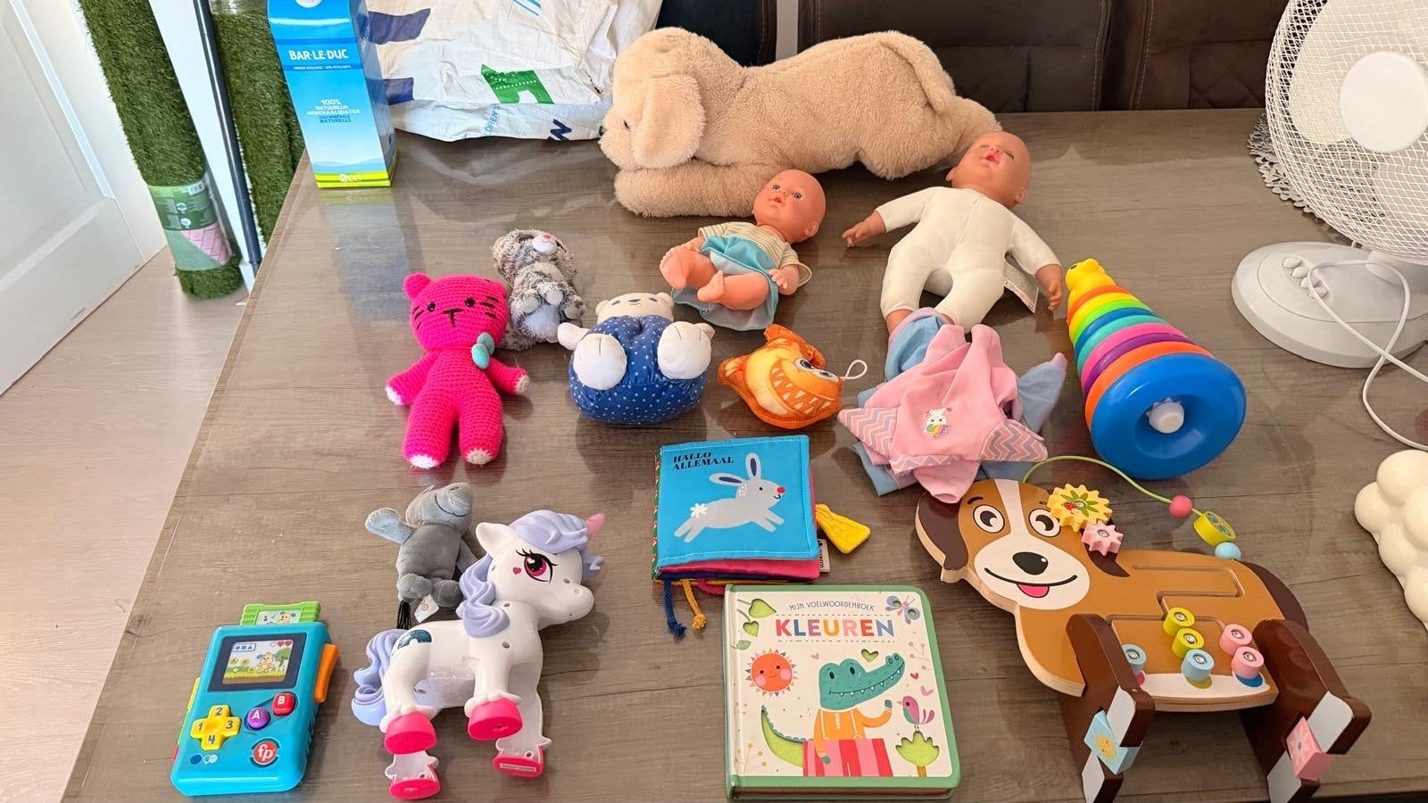 Grote partij babyspeelgoed en knuffels, Ophalen of Verzenden, Gebruikt, Overige typen, Met geluid