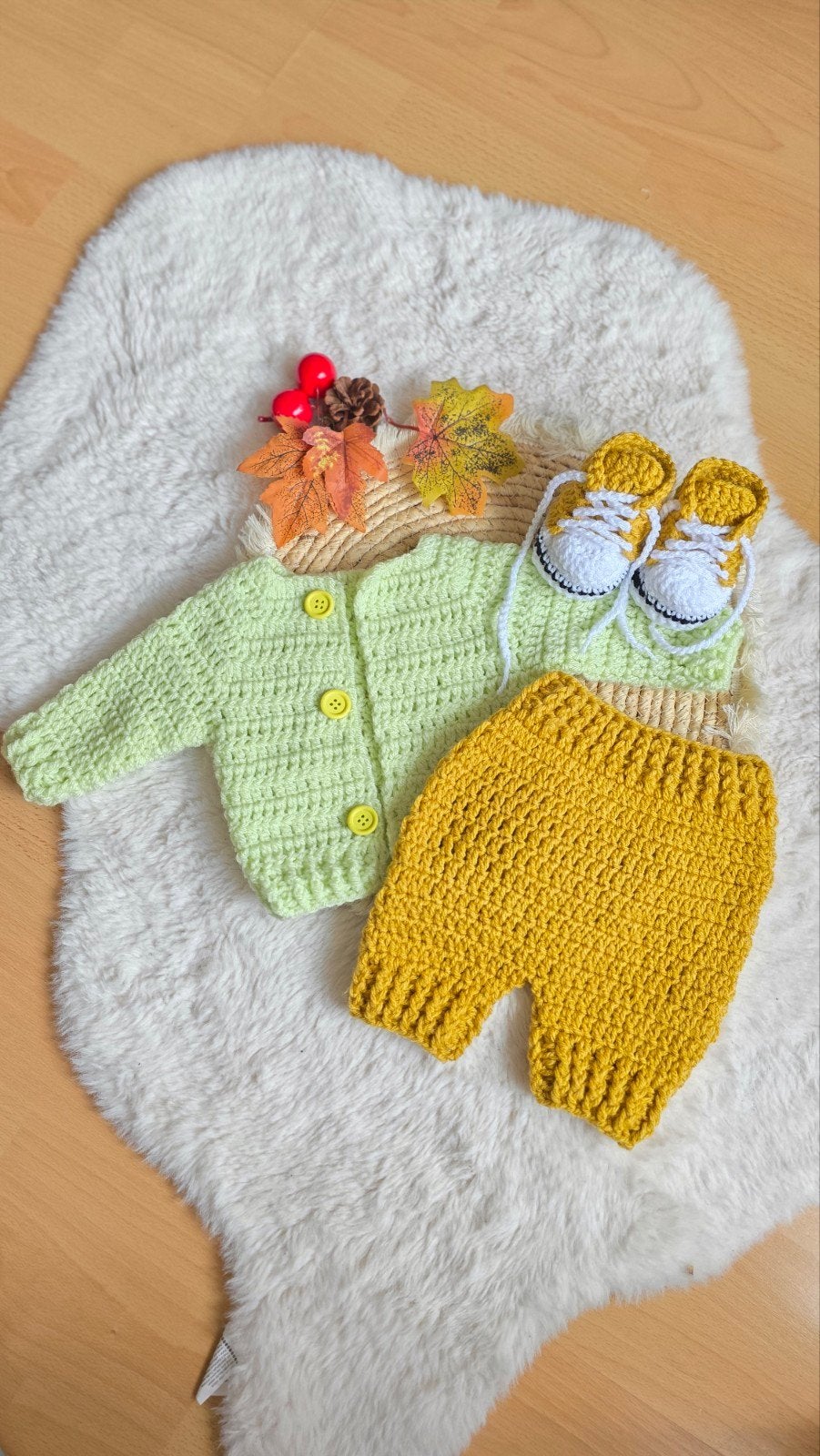 Handgehaakte babykledingset: vestje, broekje en schoentjes, Ophalen of Verzenden, Nieuw, Handgemaakt, Jongetje of Meisje