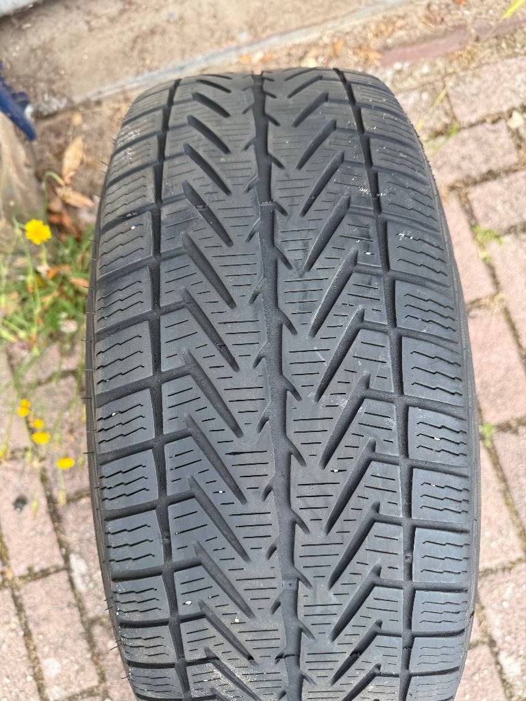 4 stalen velgen 16 inch Citroën C5 + Winrun banden 215/60R16, Auto-onderdelen, Banden en Velgen, Ophalen, 16 inch, Banden en Velgen