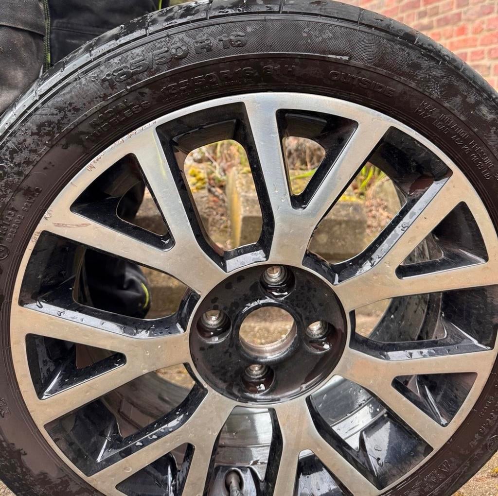 16 inch originele Volkswagen Up 4x100 velgen 185 50 16, Auto-onderdelen, 16 inch, Total car expert, Banden en Velgen, Totalcarexpert@hotmail.com