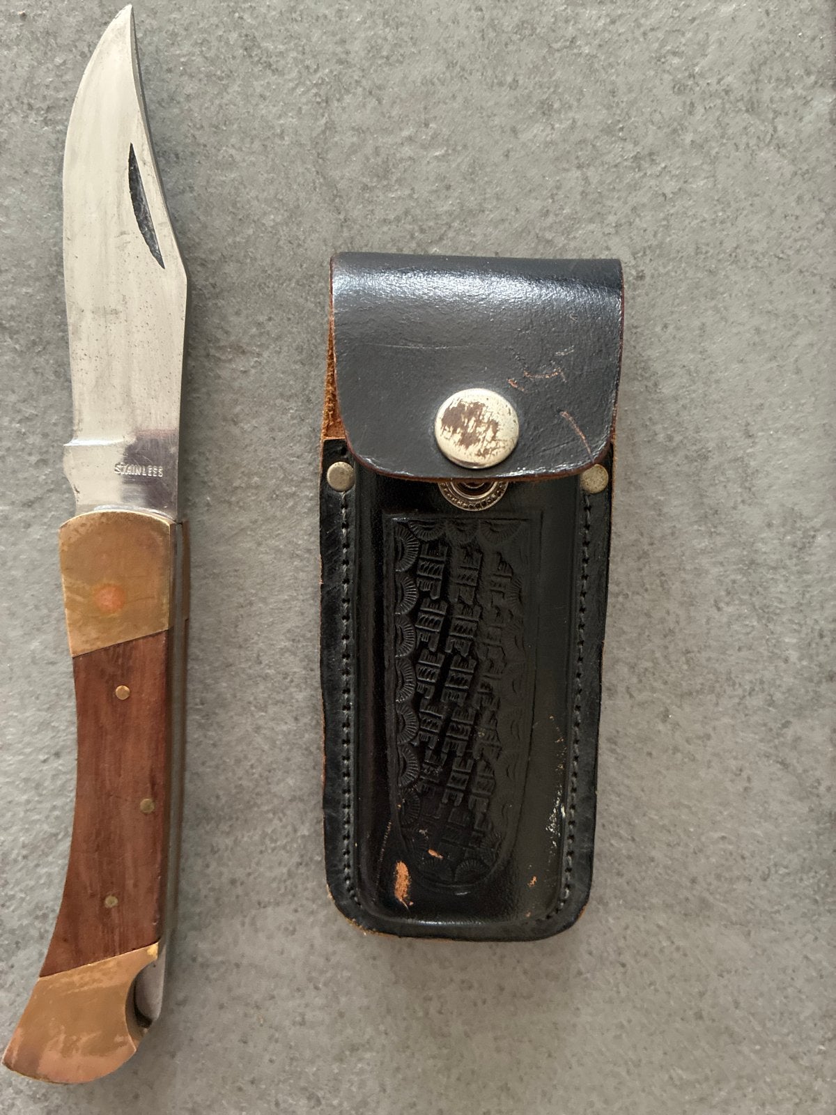 Vintage zakmes met houten handvat en leren etui, Antiek en Kunst, Ophalen of Verzenden