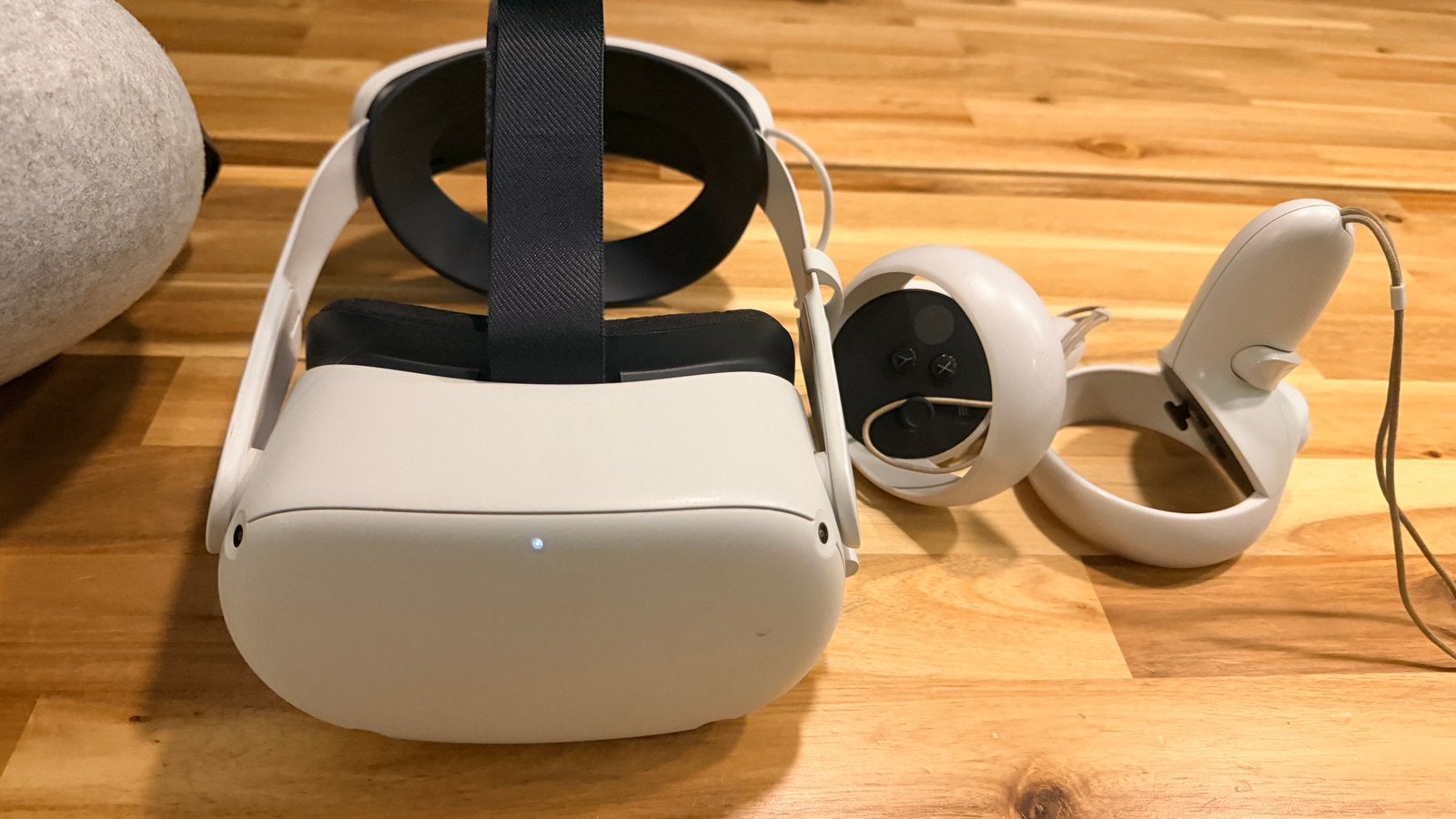 Oculus Quest 2 met Elite Strap, Spelcomputers en Games, Virtual Reality, Ophalen of Verzenden, Zo goed als nieuw, Overige platformen