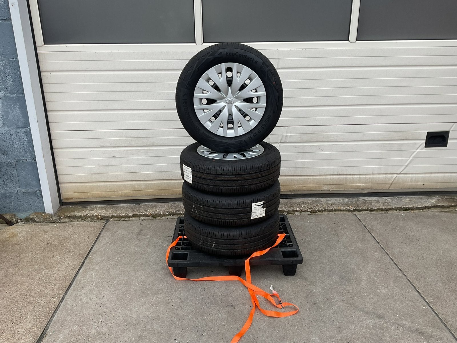 Toyota - Yaris.  Nieuw  Zomerset  185 - 65 - 15., Auto-onderdelen, Banden en Velgen, Ophalen, 15 inch, Banden en Velgen, Nieuw