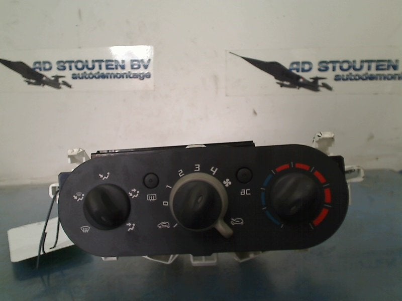 Bedieningspaneel Airco Renault Twingo II (CN) 2008 69837001, Gebruikt, Renault Deutschland AG, Dialog.deutschland@renault.de, Peter-Huppertz-Straße 5, Köln 51063, , Duitsland