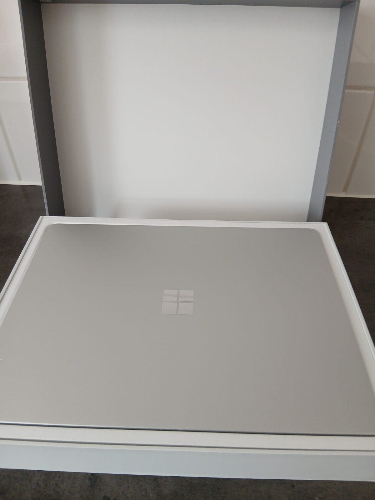 Microsoft Surface Laptop Go i5 10th Gen 8GB RAM 128GB SSD, Computers en Software, 128GB, Intel Core i5 10th Gen, 2 tot 3 Ghz, Qwerty