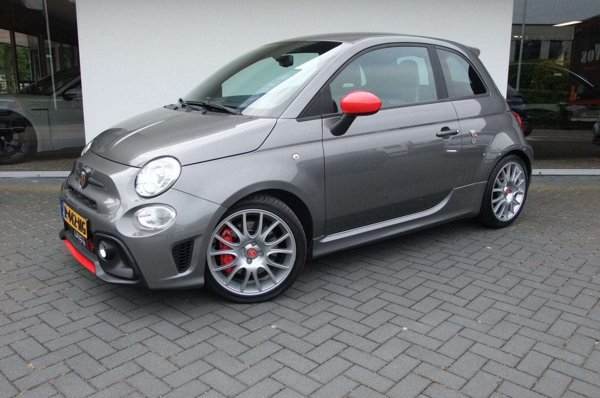 Fiat 500C 1.4 T-Jet Abarth Competizione/ 180PK/ SABELT stoel, Voorwielaandrijving, Euro 6, 4 cilinders, Cabriolet