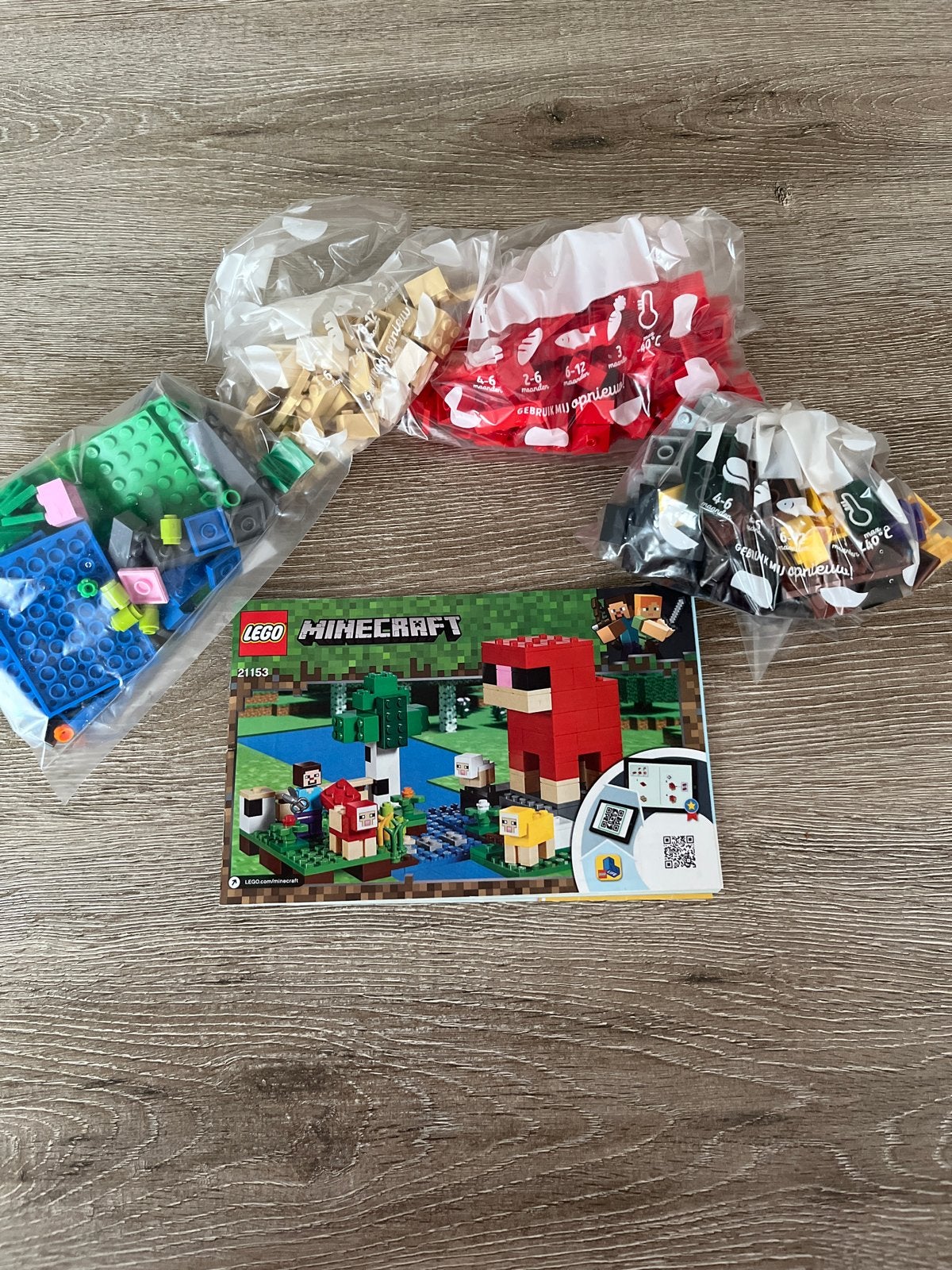 LEGO Minecraft 21153 De Wolboerderij - Compleet met boekje, Ophalen of Verzenden, Gebruikt