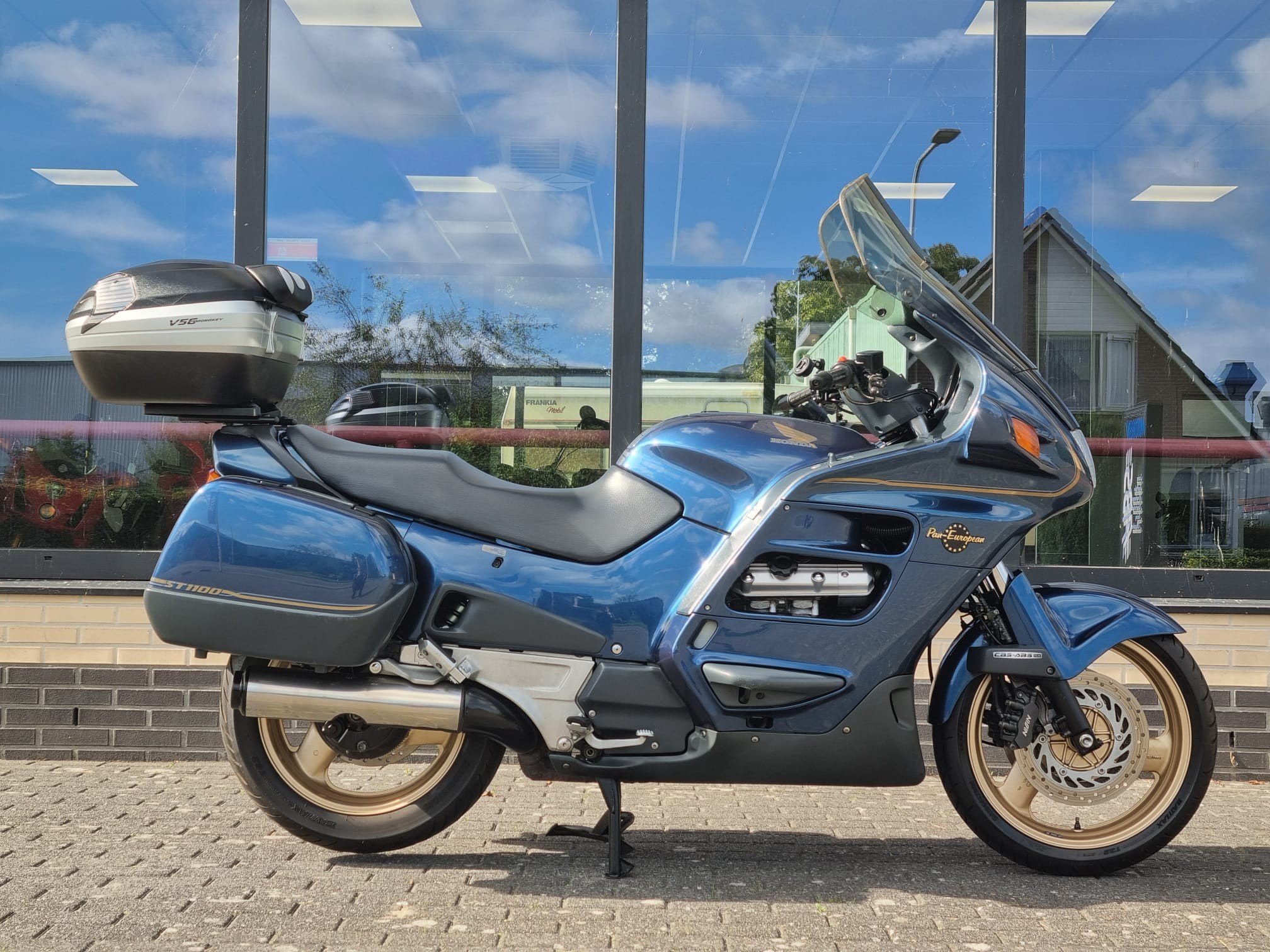 Honda ST 1100 Pan European ABS-TCS (bj 2000), Motoren, Meer dan 35 kW, Toermotor, Honda Motor Europe Ltd., Rivium Boulevard 222 A
2909 LK  Capelle aan den IJssel, NL