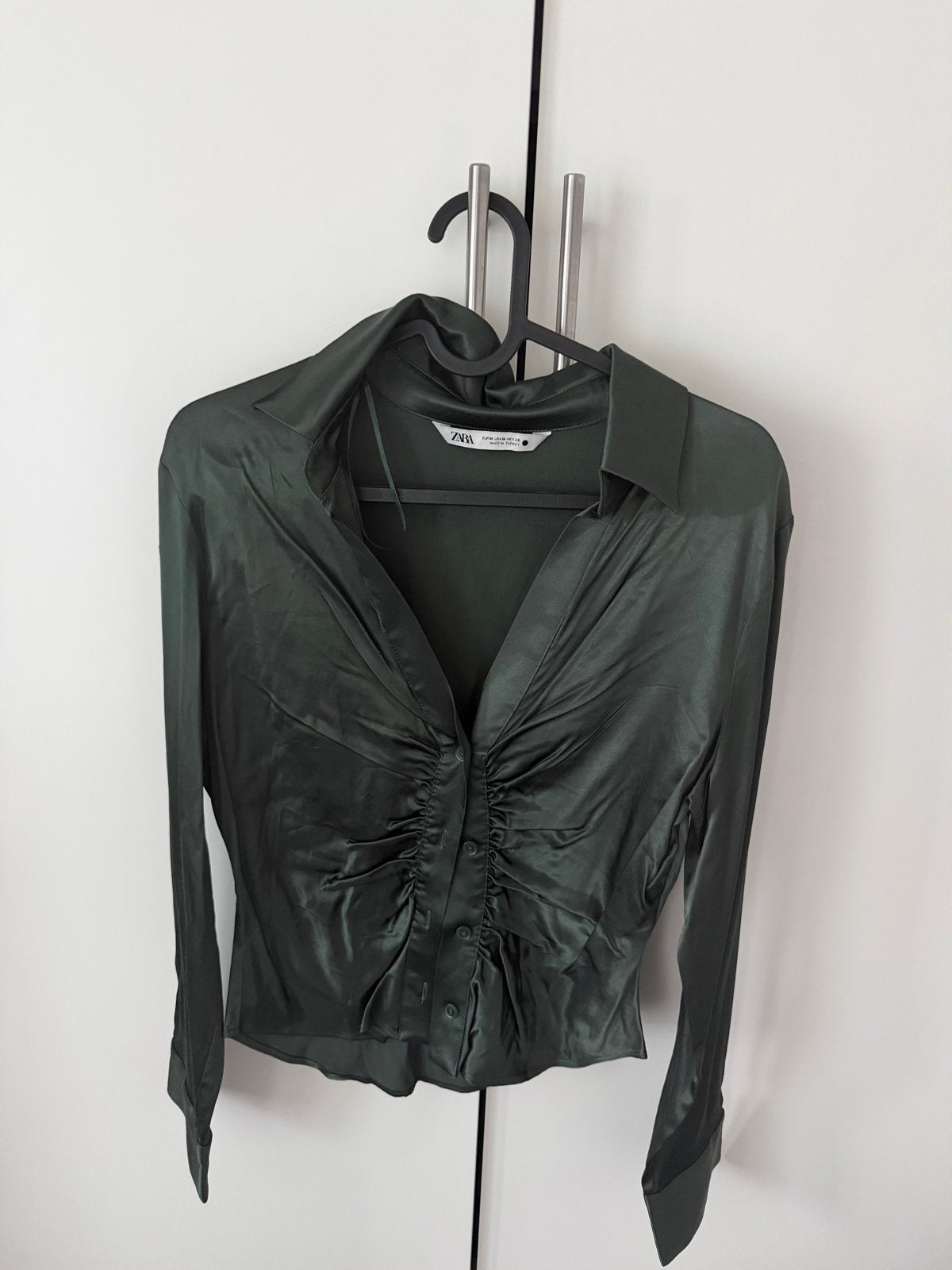Zara satijnen blouse met ruches - Donkergroen Maat M, Ophalen of Verzenden, Nieuw, Maat 38/40 (M), Groen