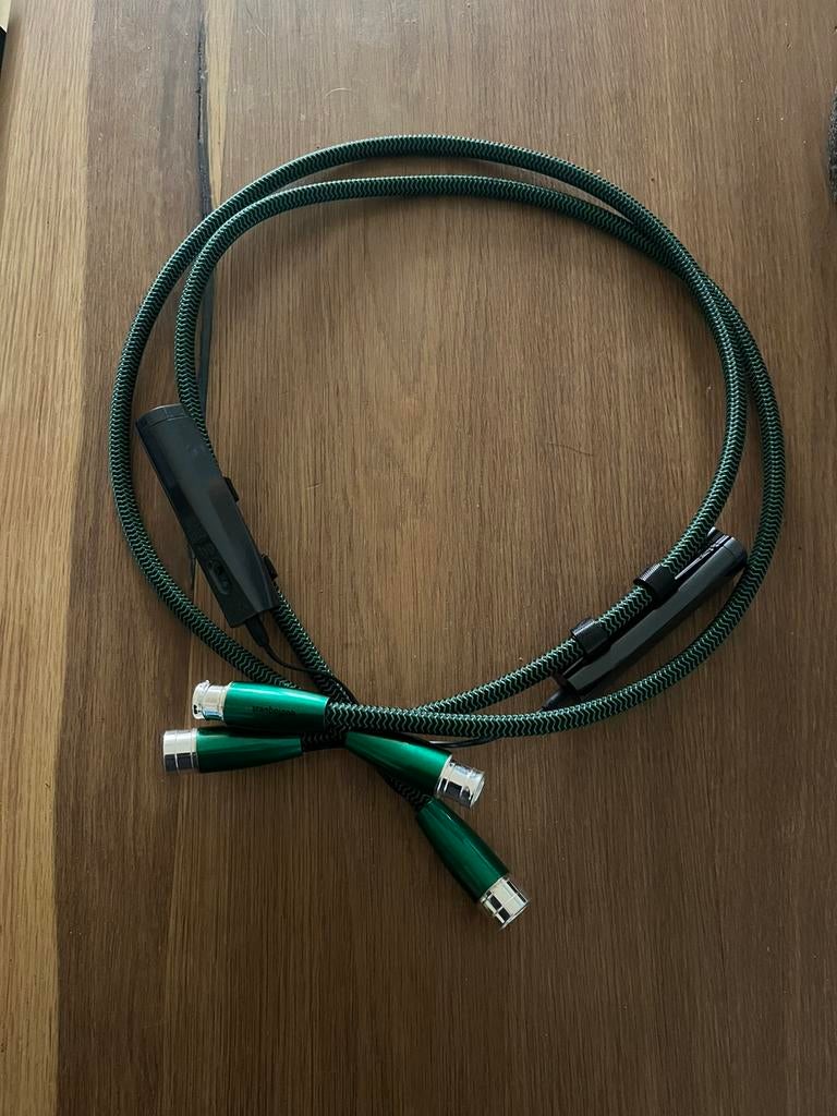 Originele AudioQuest Earth XLR 1M + 72V DBS level X, Ophalen of Verzenden, Zo goed als nieuw, Minder dan 2 meter, Interlink-kabel