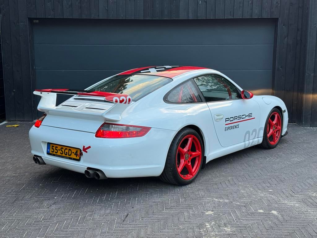 Porsche 911 3.6 Carrera Coupe 997 2005 handgeschakeld, Achterwielaandrijving, 4 stoelen, Wit, 75 €/maand