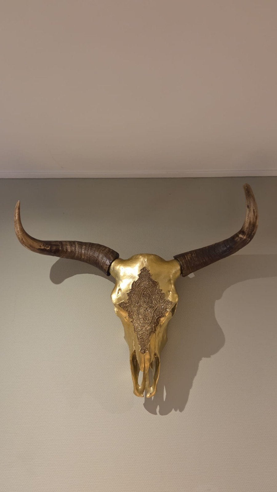 Gouden Stierenkop Wanddecoratie met Hoorns, Huis en Inrichting, Woonaccessoires | Overige, Ophalen, Zo goed als nieuw, Goud