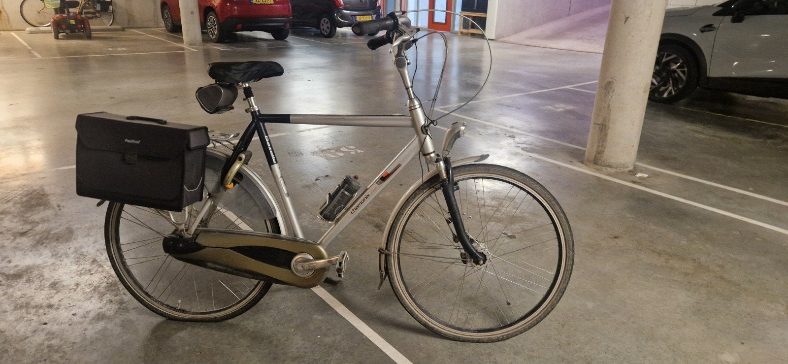 Gazelle fiets met versnellingen en fietstas, Ophalen, Gebruikt, Velgrem, Versnellingen
