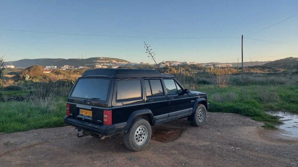 Jeep Cherokee XJ 4.0i SE AUT HR, Auto's, Jeep, Automaat, Stof, Beige, Zwart