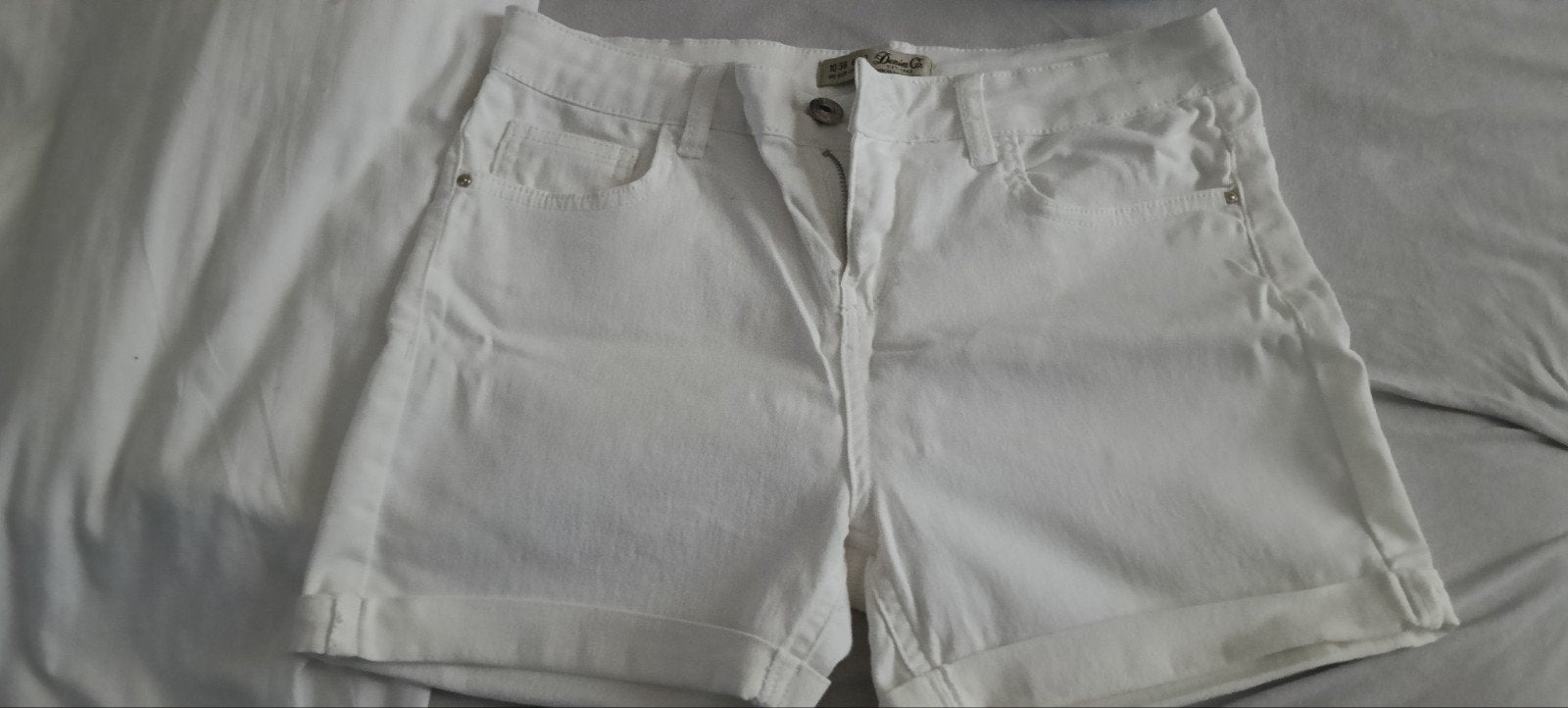 2x korte spijkerbroekjes, maat 36 (S/M), Kleding | Dames, Broeken en Pantalons, Kort, Blauw, Ophalen of Verzenden, Maat 36 (S)