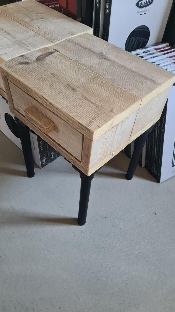 Set van twee nachtkastjes (prijs per stuk)  OUTLET, Huis en Inrichting, Slaapkamer | Nachtkastjes, Minder dan 45 cm, Info@hout-art.nl