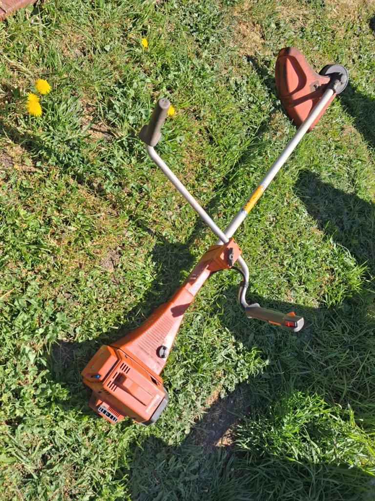 Husqvarna 250r bosmaaier, Tuin en Terras, Bosmaaiers, Ophalen, Gebruikt, Benzine, HUSQVARNA
