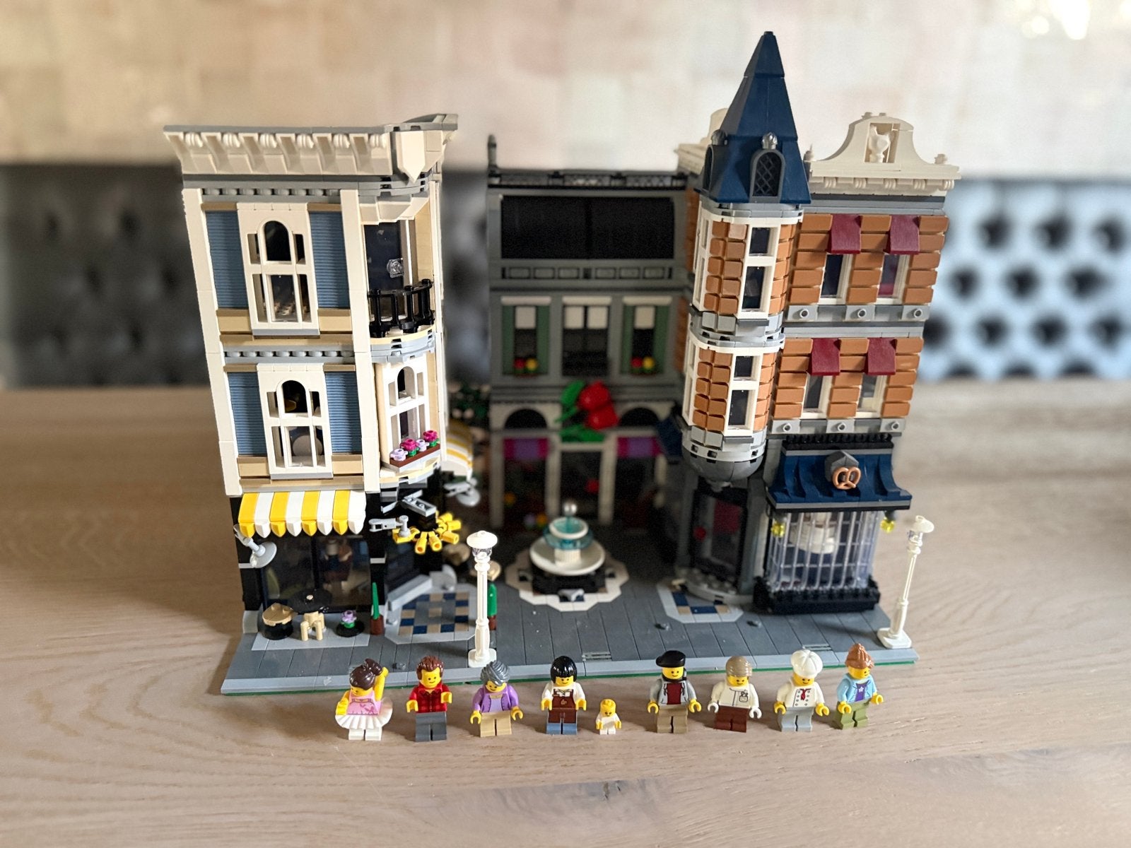 LEGO Creator Expert 10255 Assembly Square, Kinderen en Baby's, Ophalen of Verzenden, Zo goed als nieuw