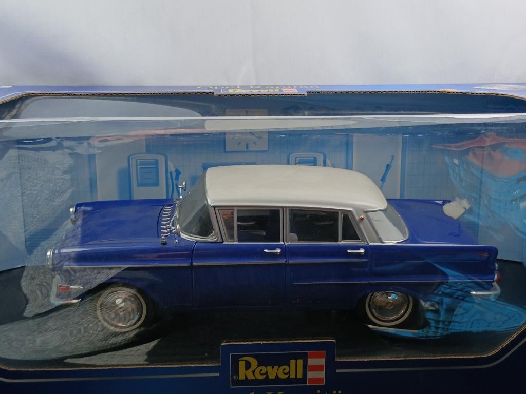 revell 1/18 opel kapitan, Ophalen of Verzenden, Zo goed als nieuw, Bburago