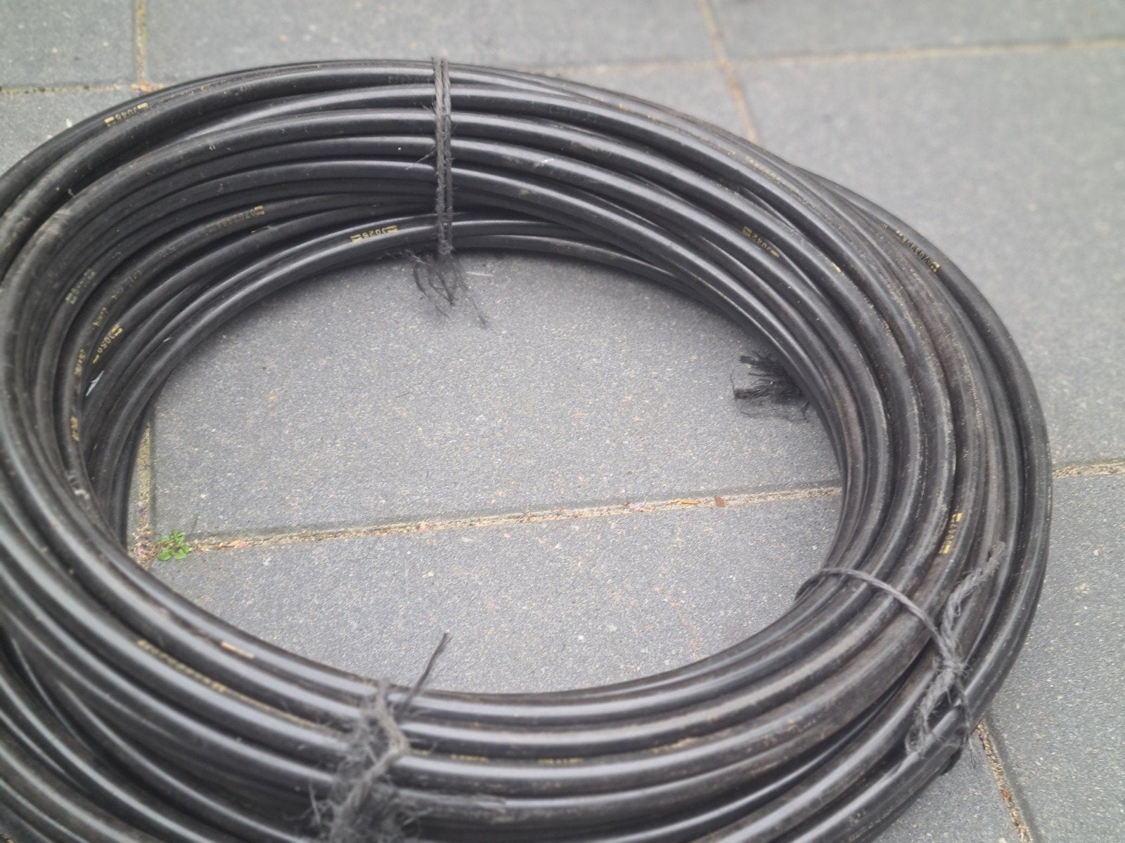 Te koop restant ruim 40m 16x1.8 tyleen zpe.voor waterleiding, Tuin en Terras, Ophalen