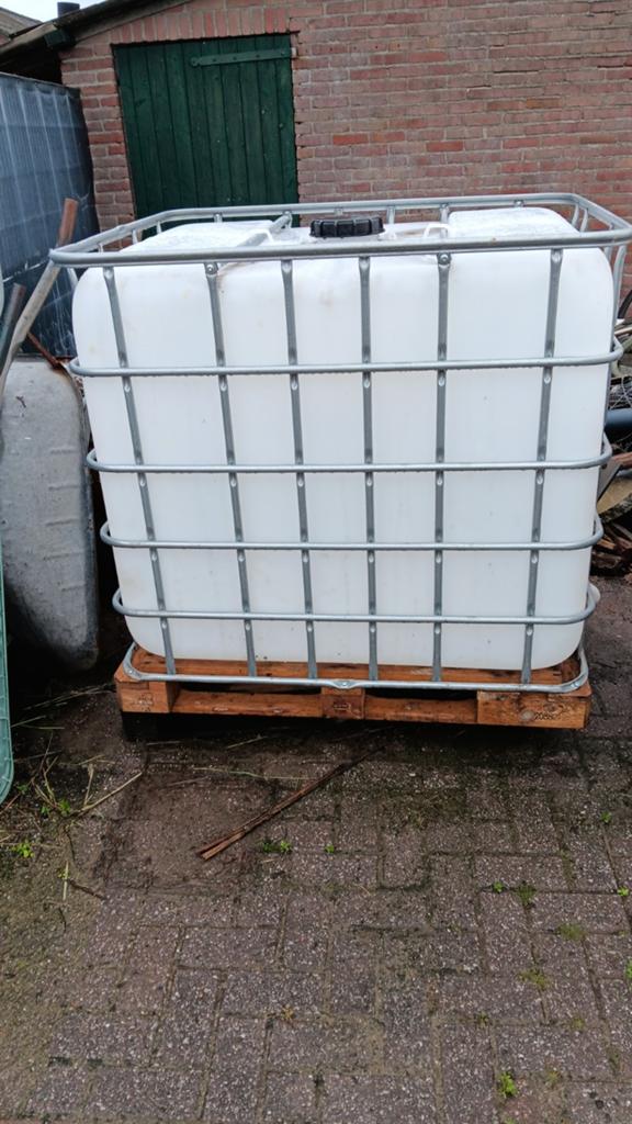 IBC vat 1000 liter, Tuin en Terras, Regentonnen, Ophalen, Kunststof, Gebruikt, Met kraantje