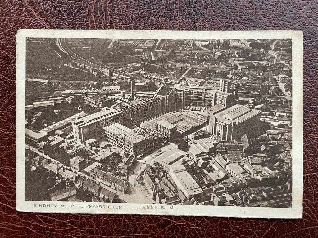 ansichtkaart v. Eindhoven , Philipsfabrieken, luchtfoto KLM, Verzenden, 1920 tot 1940, Noord-Brabant