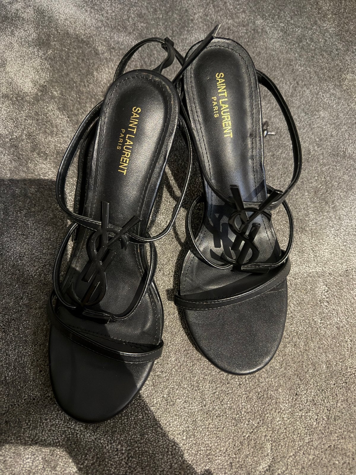 Saint Laurent Cassandra Sandalen Zwart Maat 39, Kleding | Dames, Verzenden, Gedragen, Zwart, Sandalen of Muiltjes