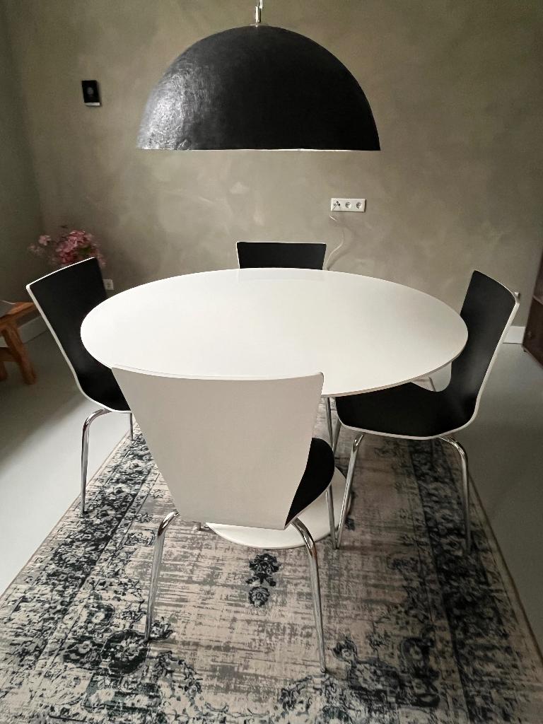 4 stoelen met ronde tafel, Ophalen, Gebruikt, Wit, Vier