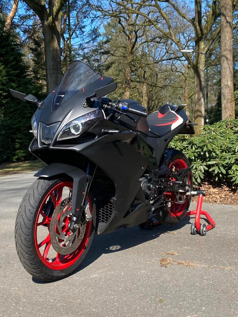 Aprilia RS4 125cc (4takt)  2011, Leuke opties, Goede staat, Motoren, Motoren | Aprilia, Sportuitlaat, 125 cc, 11 kW of minder