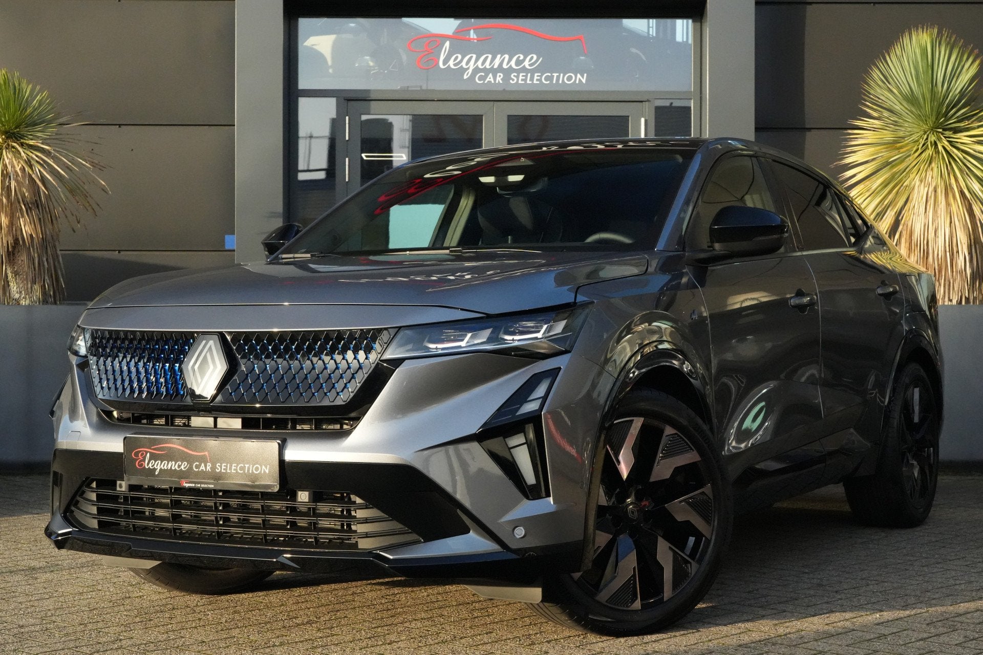 Renault Rafale 1.2 E-Tech 4x4 Plug-in Hybrid 300 Esprit Alpi, Auto's, Renault, Automaat, Dealer onderhouden, Gebruikt, 1199 cc