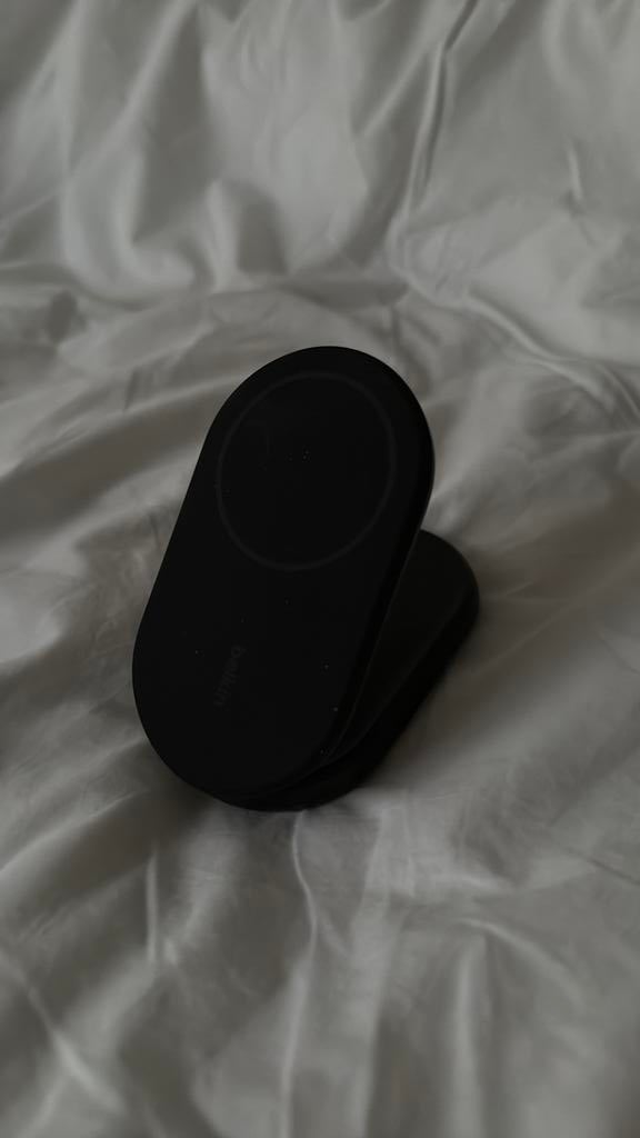 BELKIN Boost Charge Qi2 15W Magn. 2‑in‑1 Draadloze Lader, Ophalen of Verzenden, Zo goed als nieuw, Apple iPhone